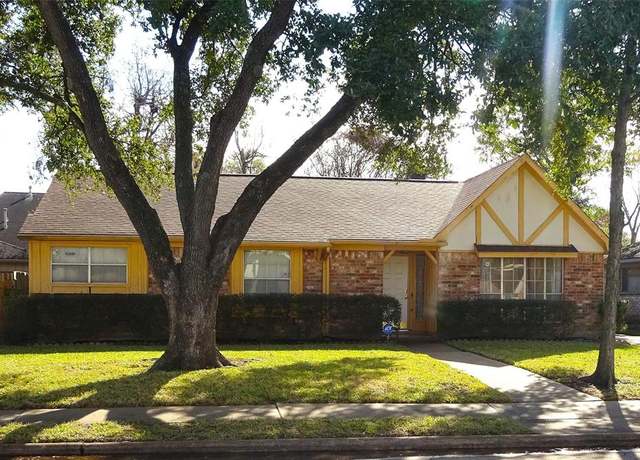 Property at 11711 Brighton Ln, Meadows Place, TX 77477, 4 beds, 2 baths