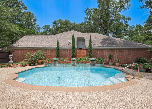 Property at 26 Skyland Pl, The Woodlands, TX 77381, 3 beds, 2 baths