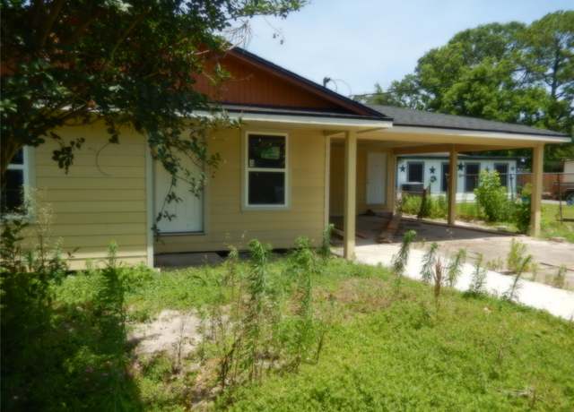 Property at 8218 Bertwood St, Houston, TX 77016, 3 beds, 2 baths