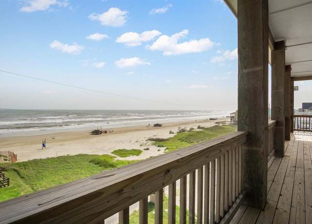 Property at 2635 Holiday Dr, Crystal Beach, TX 77650, 5 beds, 4.5 baths
