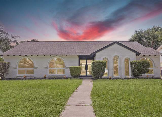 Property at 2823 Stetson Ln, Houston, TX 77043, 3 beds, 2 baths