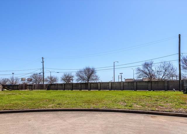Property at 4014 England Court Ct E, Houston, TX 77021