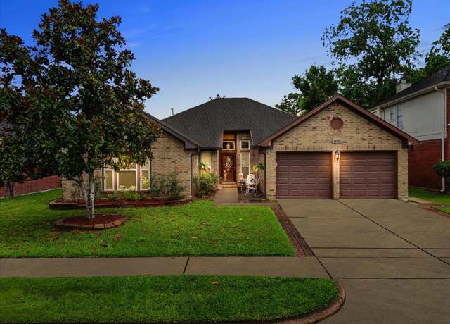 Property at 4823 Red Lantern Dr, Friendswood, TX 77546, 4 beds, 2 baths