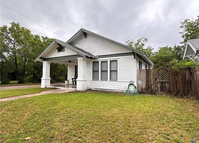 Property at 212 Coke St, Yoakum, TX 77995, 3 beds, 2.5 baths