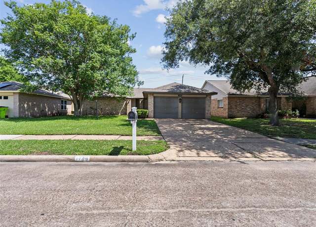 Property at 1726 Meadow Green Dr, Missouri City, TX 77489, 3 beds, 2 baths
