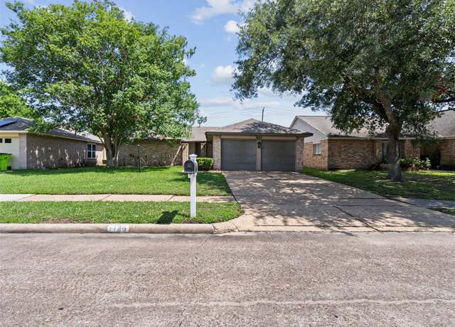 Property at 1726 Meadow Green Dr, Missouri City, TX 77489, 3 beds, 2 baths