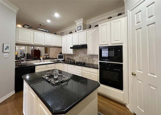 Property at 1509 Mcduffie St, Houston, TX 77019, 3 beds, 2.5 baths