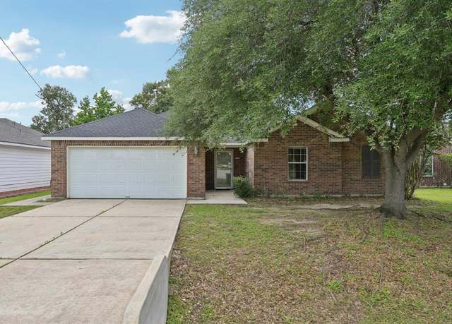 Property at 16221 Summerset Estates Blvd, Conroe, TX 77302, 3 beds, 2 baths