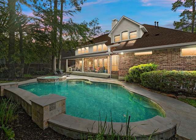 Property at 126 E Mirror Ridge Cir, The Woodlands, TX 77382, 4 beds, 3.5 baths