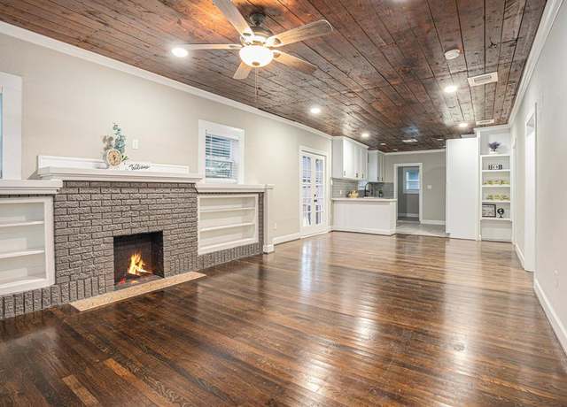 Property at 7449 Walker St, Houston, TX 77011, 7 beds, 2 baths