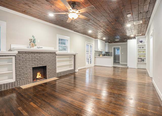 Property at 7449 Walker St, Houston, TX 77011, 3 beds, 2 baths