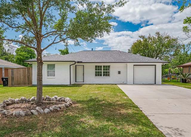 Property at 246 Bizerte St, Houston, TX 77022, 3 beds, 1.5 baths