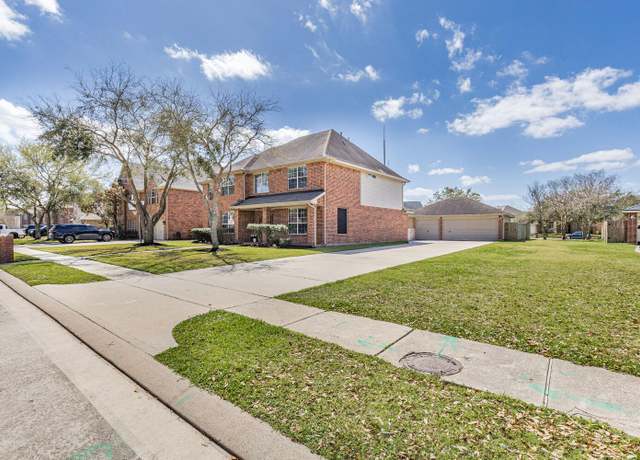 Property at 3816 Houston Lake Dr, Pearland, TX 77581, 5 beds, 3.5 baths