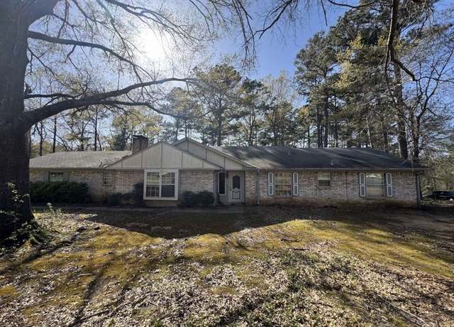 Property at 447 Plum Creek Rd, Longview, TX 75605, 3 beds, 2.5 baths
