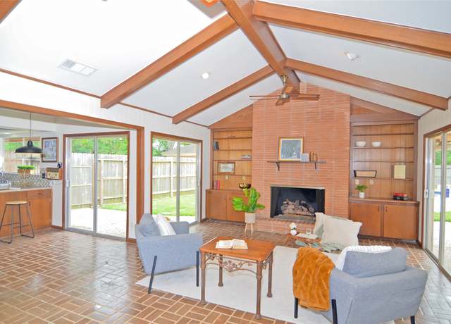 Property at 823 Timber Cove Dr, Seabrook, TX 77586, 3 beds, 2 baths