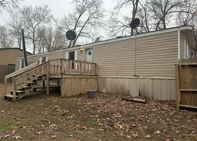 Property at 136 Roan S, Onalaska, TX 77360, 2 beds, 2 baths
