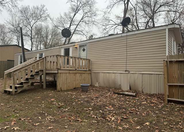 Property at 136 Roan S, Onalaska, TX 77360, 2 beds, 2 baths