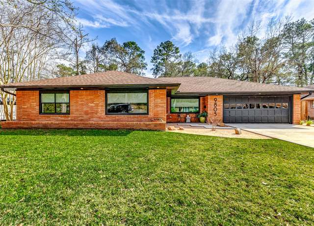 Property at 9805 Warwana Rd, Houston, TX 77080, 4 beds, 3 baths