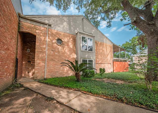 Property at 7860 Kendalia Dr, Houston, TX 77036, 4 beds, 2.5 baths