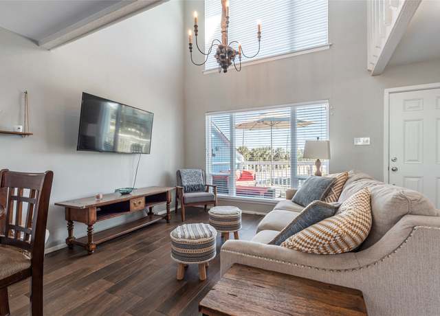 Property at 908 Calico Jack Cv, Galveston, TX 77554, 2 beds, 1.5 baths