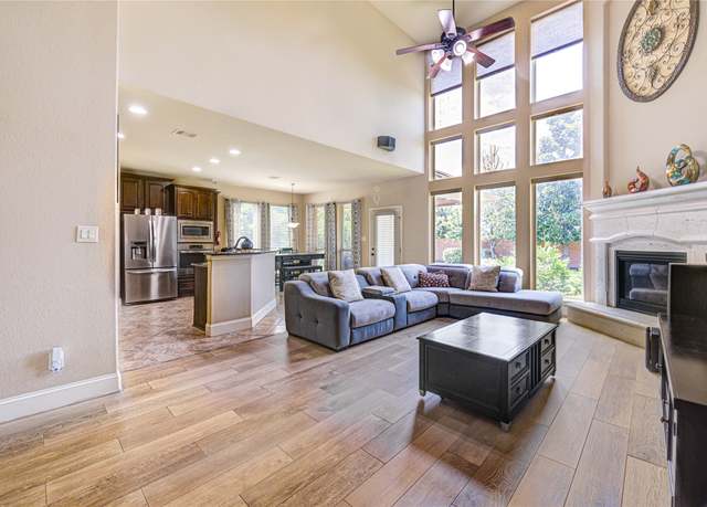 Property at 13431 Vintage Trail Ln, Pearland, TX 77584, 4 beds, 3 baths