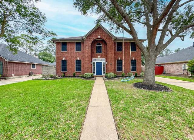 Property at 2007 S Mission Cir, Friendswood, TX 77546, 4 beds, 2.5 baths