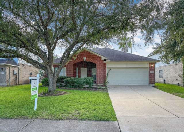 Property at 3402 Pebble Beach Ln, Pearland, TX 77584, 3 beds, 2 baths