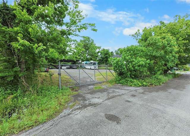 Property at 330 Connecticut St, Houston, TX 77029