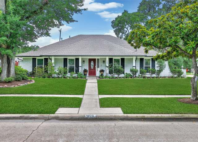 Property at 963 Thornton Rd, Houston, TX 77018, 3 beds, 2 baths