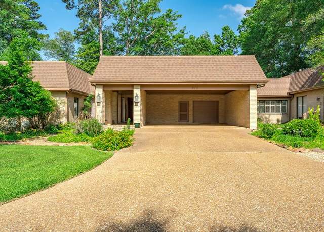 Property at 272 Boca Raton Dr, Conroe, TX 77304, 3 beds, 3 baths