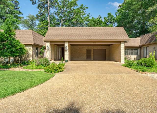 Property at 272 Boca Raton Dr, Conroe, TX 77304, 3 beds, 3 baths