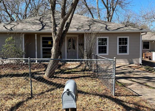 Property at 1520 & 1520 1/2 Avenue N, Huntsville, TX 77340, 3 beds, 1.5 baths
