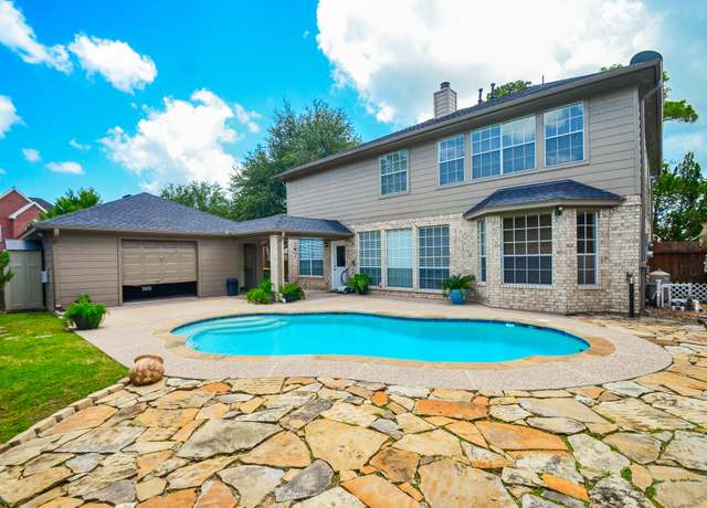 Property at 1501 Mulberry Ct, Pearland, TX 77581, 5 beds, 3.5 baths