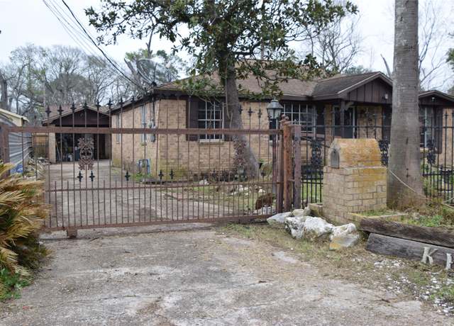 Property at 7901 Allwood St, Houston, TX 77016, 5 beds, 2.5 baths