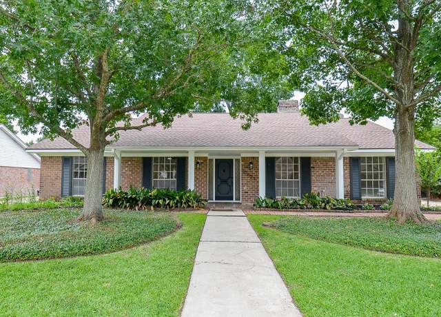 Property at 10623 Longmont Dr, Houston, TX 77042, 4 beds, 2 baths