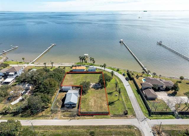 Property at 001 3rd St, San Leon, TX 77539