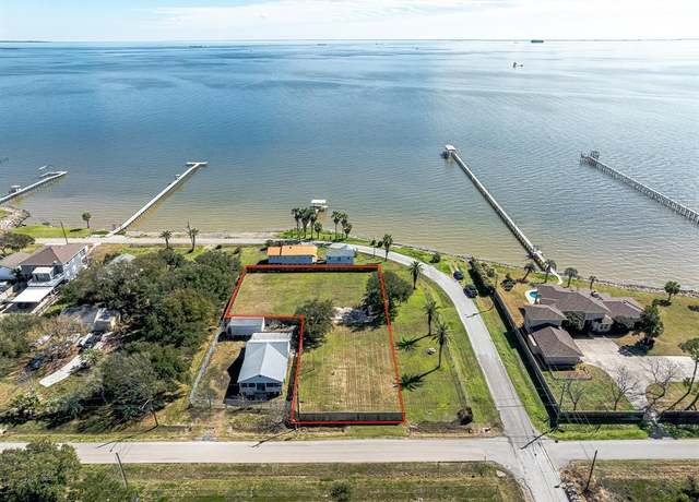 Property at 001 3rd St, San Leon, TX 77539