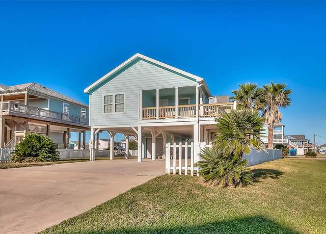 Property at 2895 Laguna Dr, Crystal Beach, TX 77650, 3 beds, 2 baths