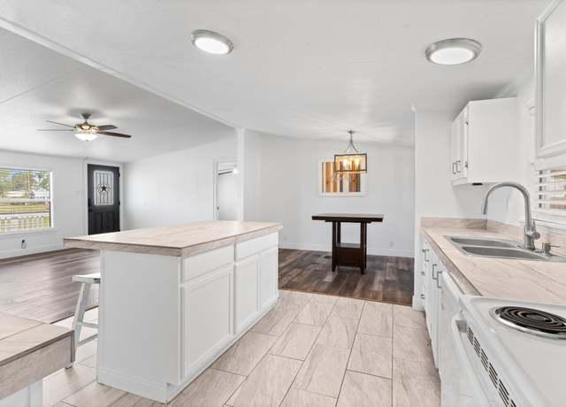 Property at 10 Cogans Grv, Huntsville, TX 77320, 4 beds, 2 baths