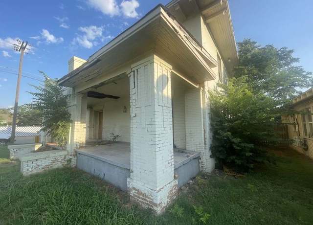 Property at 2314 9th St, Wichita Falls, TX 76301, 3 beds, 2 baths