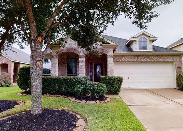 Property at 13112 Southern Way Ln, Pearland, TX 77584, 3 beds, 2 baths