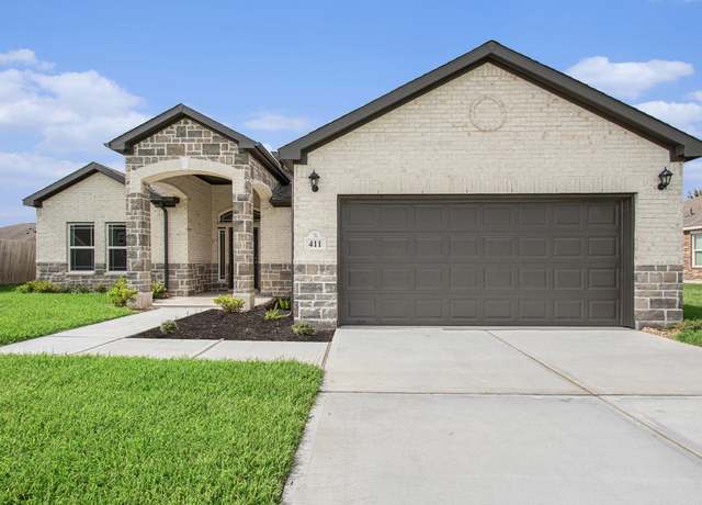 Property at 411 Wellshire Dr, West Columbia, TX 77486, 4 beds, 2 baths