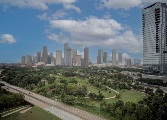 Property at 102 Arnold St, Houston, TX 77007