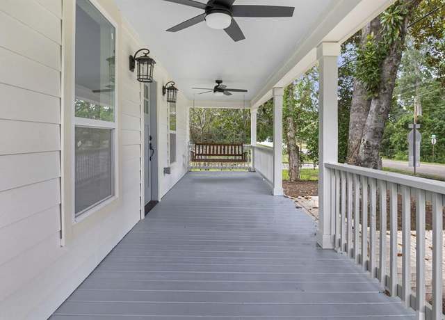 Property at 519 Main St, Newton, TX 75966, 3 beds, 2.5 baths