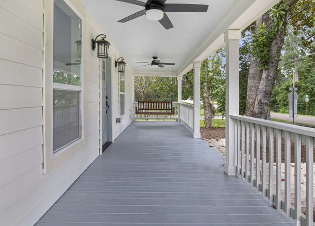 Property at 519 Main St, Newton, TX 75966, 3 beds, 2.5 baths