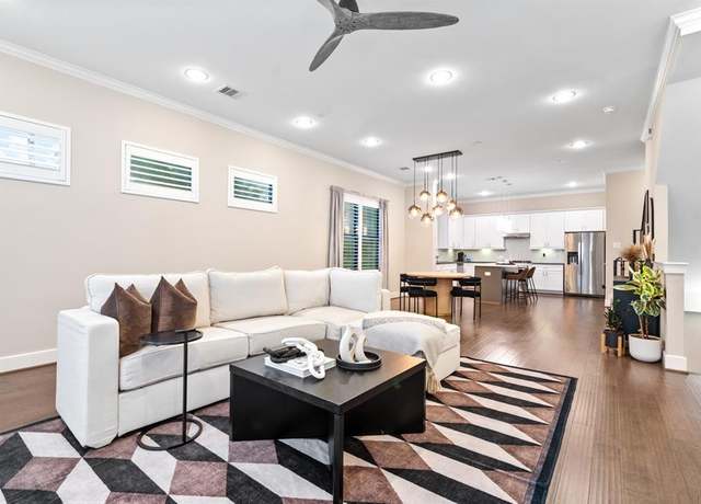 Property at 1834 Bonner St, Houston, TX 77007, 3 beds, 3.5 baths