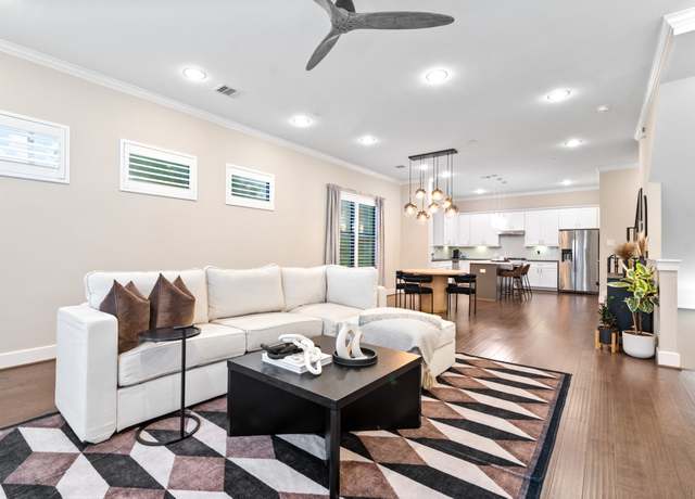 Property at 1834 Bonner St, Houston, TX 77007, 3 beds, 3.5 baths