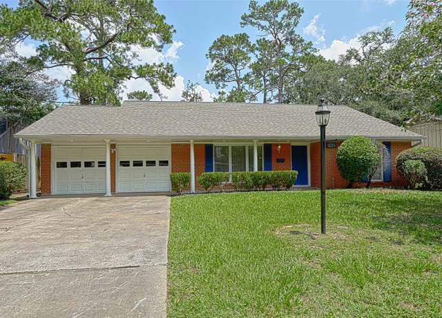 Property at 10214 Brooktree Dr, Houston, TX 77043, 5 beds, 3 baths