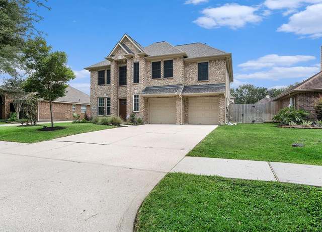 Property at 2385 Golden Shores Ln, League City, TX 77573, 4 beds, 3.5 baths