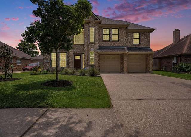 Property at 2385 Golden Shores Ln, League City, TX 77573, 4 beds, 3.5 baths